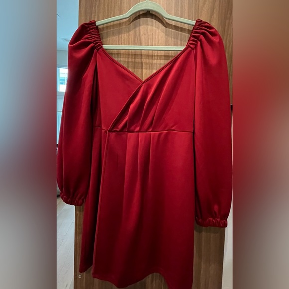 Red dress - Picture 3 of 5